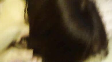 《台湾情侣泄密》身材丰满女友的私密视频分手后被渣男曝光 (2)